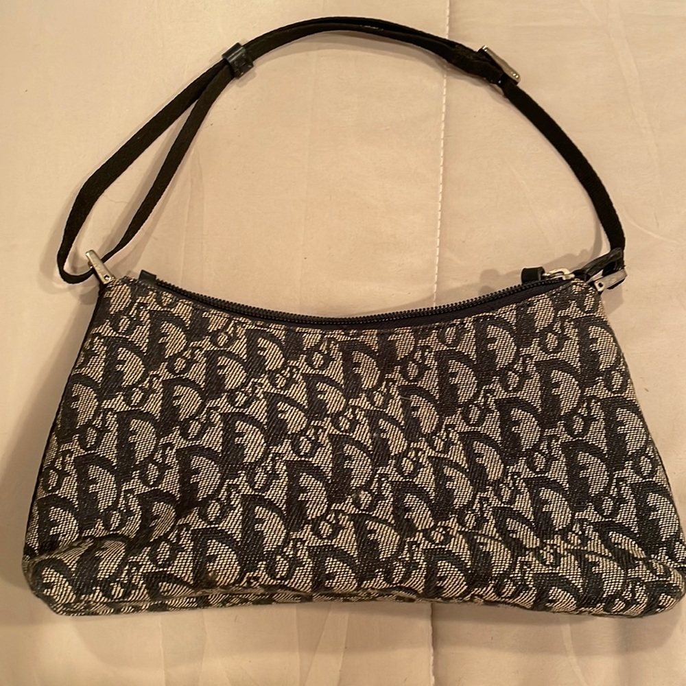 COPY - Christian Dior under shoulder bag